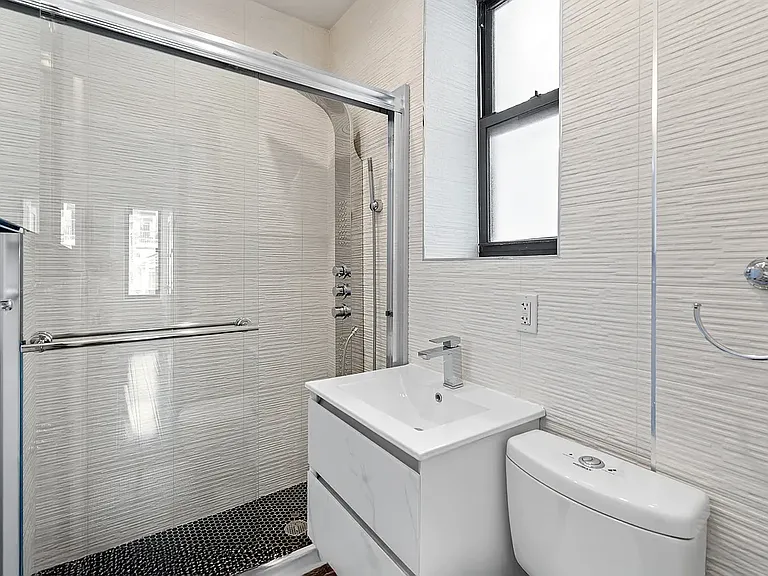 152 Thompson St #5E — Photo 10