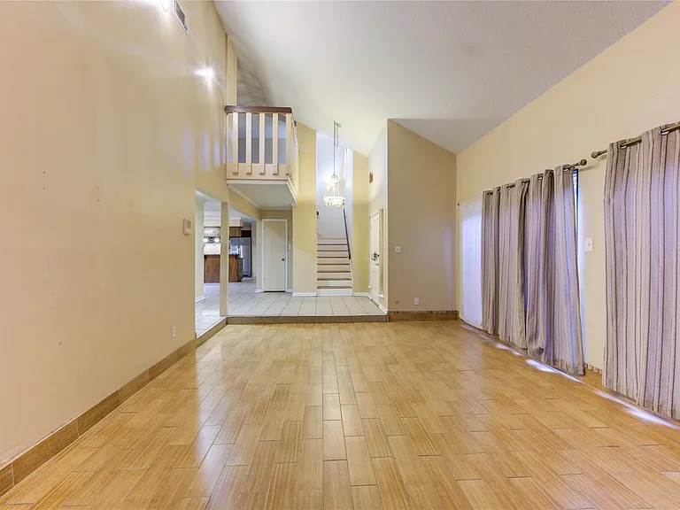 165 Old Bridge Lk — Photo 11