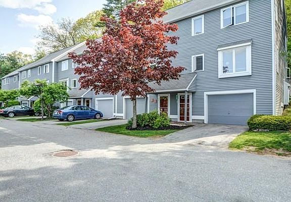2nd image of 30 Country Hill Ln