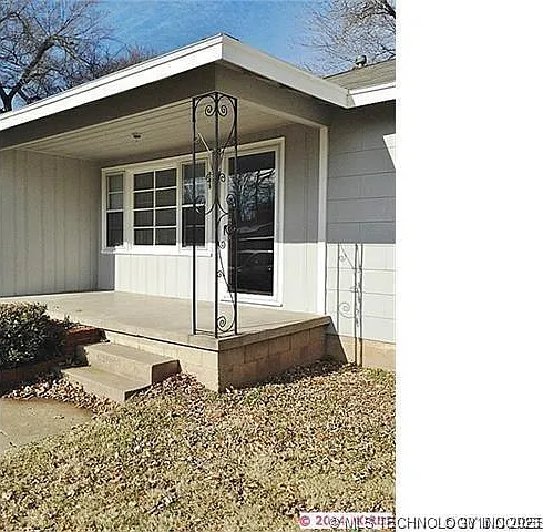 3 bed, 1.0 bath, 996 sqft, $1,450 — Photo 2