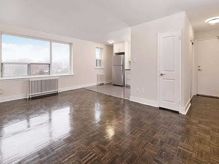 1636 Gerrard St E #301 — Photo 14