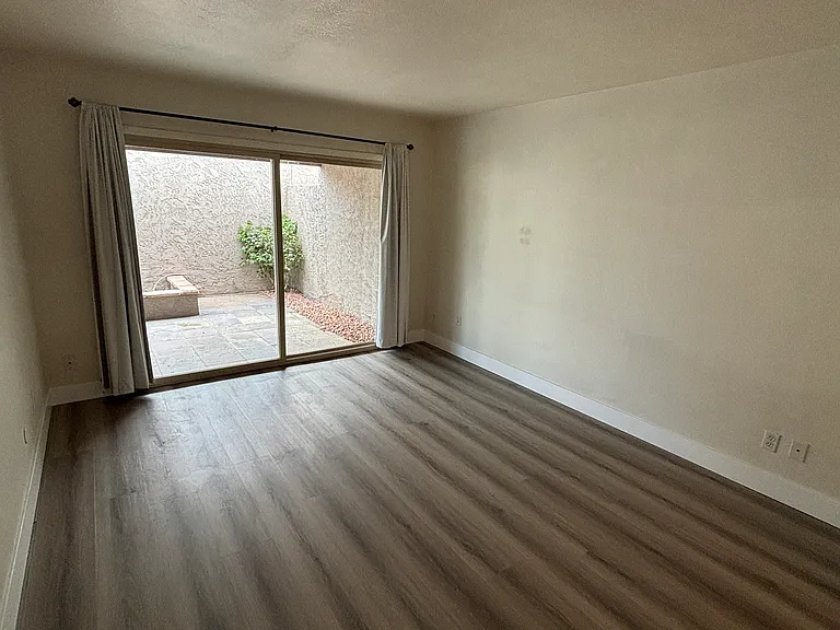 7206 N Via De Paesia — Photo 10