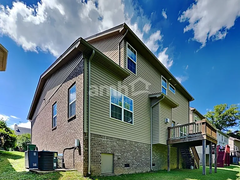 6947 Calderwood Dr — Photo 21