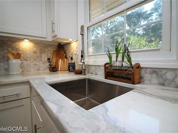 3rd image of 12981 Border Dr