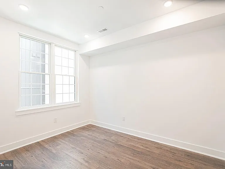 2623 Christian St #203 — Photo 6