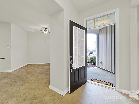 2nd image of 5047 Folly Ln