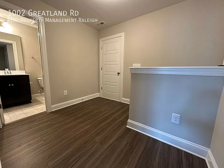1002 Greatland Rd — Photo 13