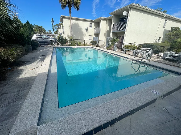 1917 Maravilla Ave #20 — Photo 8