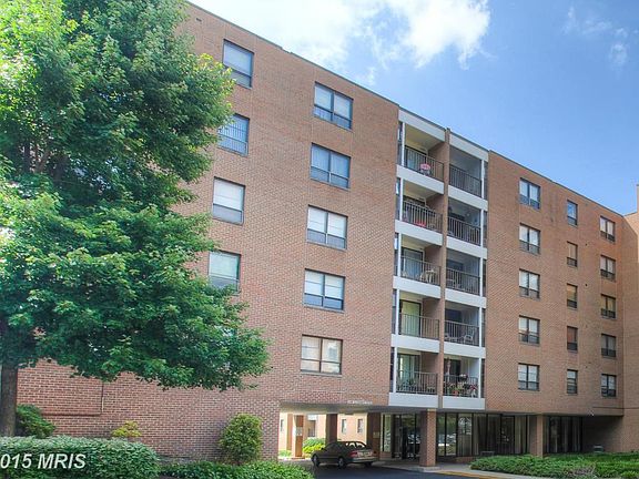 Covered Entry with doorman service