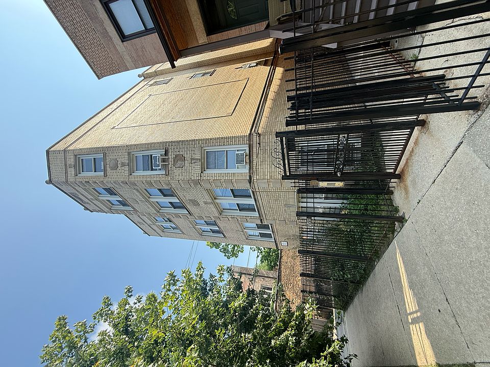 1st image of 2136 N Spaulding Ave #2E