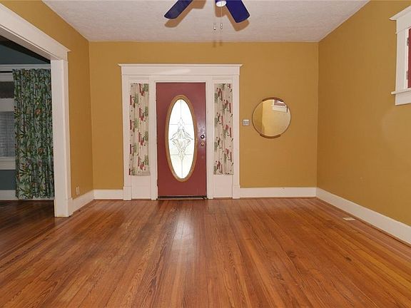 5th image of 921 Hervey St