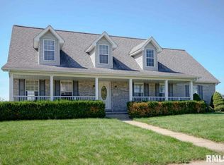 120 Parkside Dr, Goodfield, IL 61742