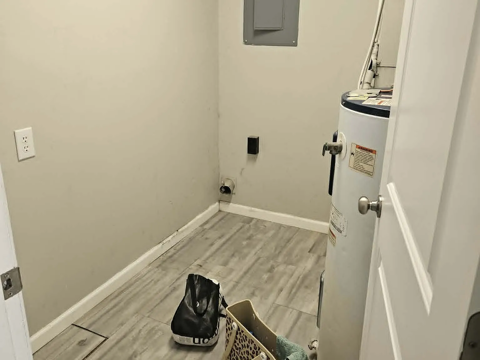 2 bed, 1000 sqft, $825 — Photo 2