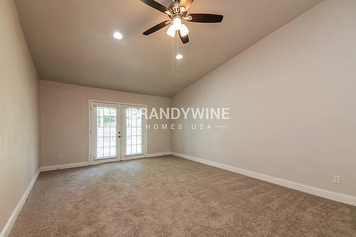 1821 Whiteoak Dr — Photo 6