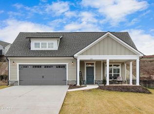 135 Cherry Blossom Ct, Lenoir City, TN 37772