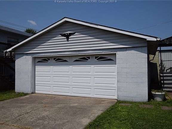 3rd image of 5325 1/2 Maccorkle Ave SW