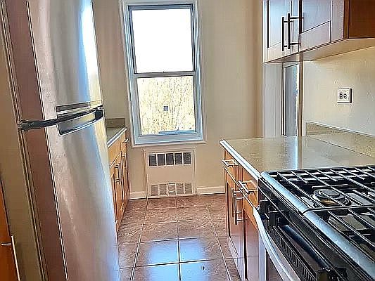 3rd image of 6255 Broadway APT 5H