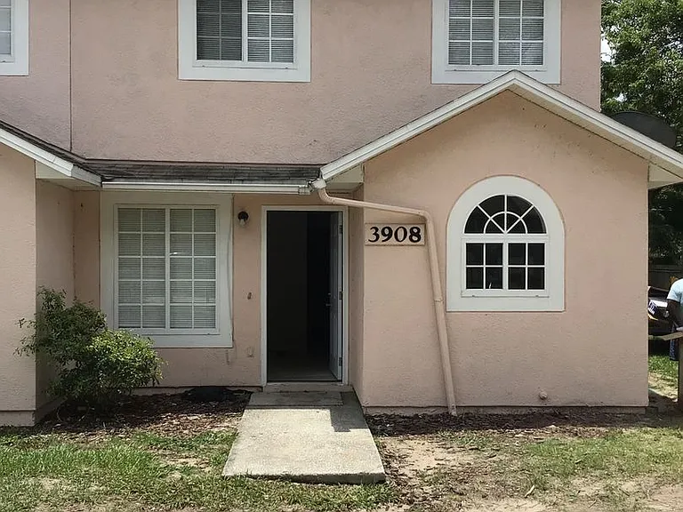 3908 Magnolia Pointe Ln — Photo 1