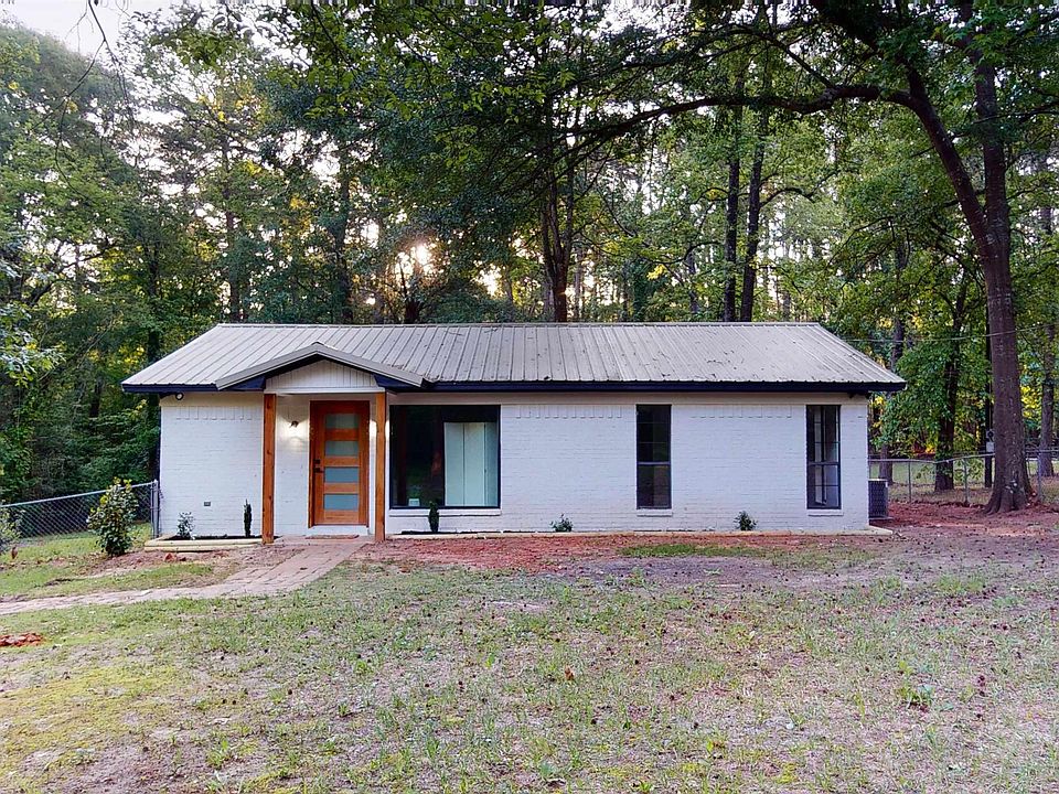 1st image of 643 Lake Breeze Dr