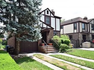 73-59 196th St, Fresh Meadows, NY 11366