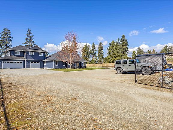 5th image of 3350 Larkspur Ct