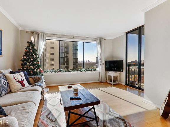 4th image of 3481 Lakeside Dr NE APT 2205