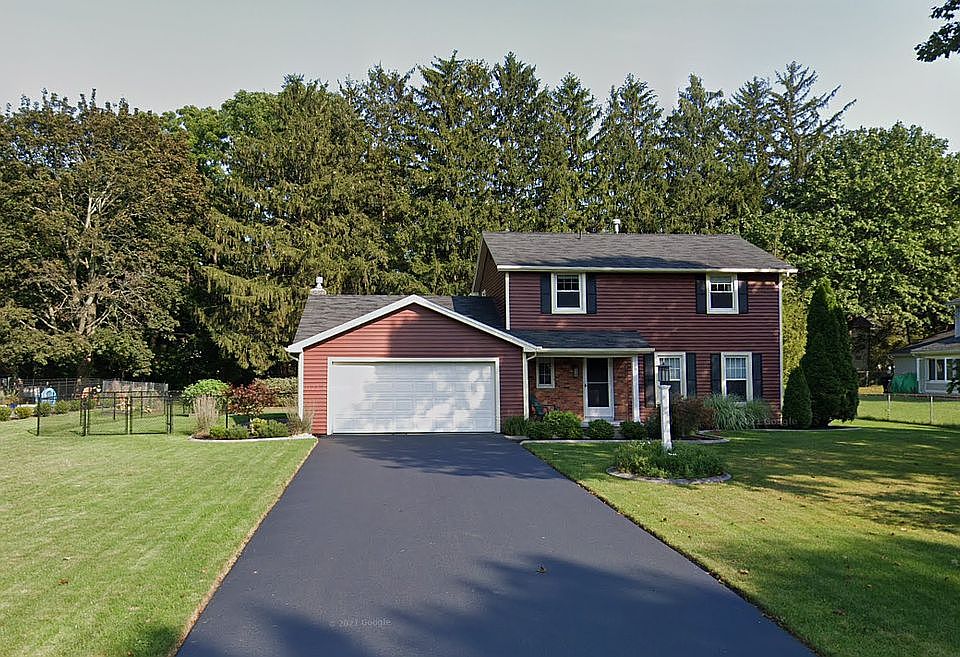 1st image of 9 Holley Brook Dr