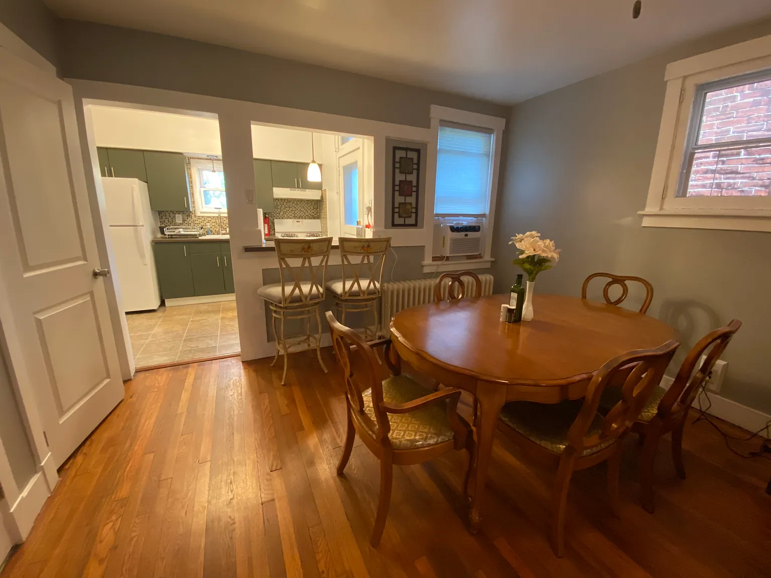 3 bed, 1.5 bath, 1360 sqft, $2,500 — Photo 4