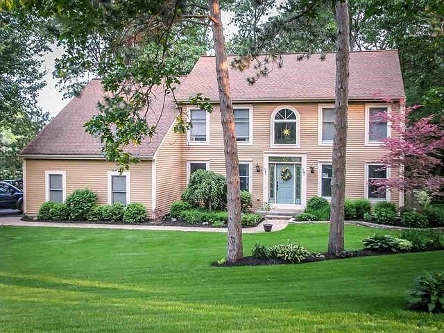 1st image of 5 Pine Forest Ln