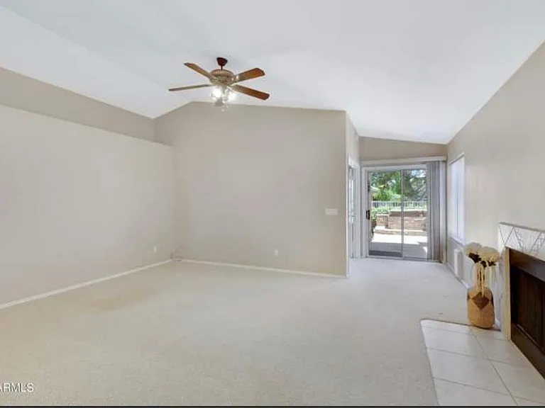1075 N Saguaro St — Photo 12