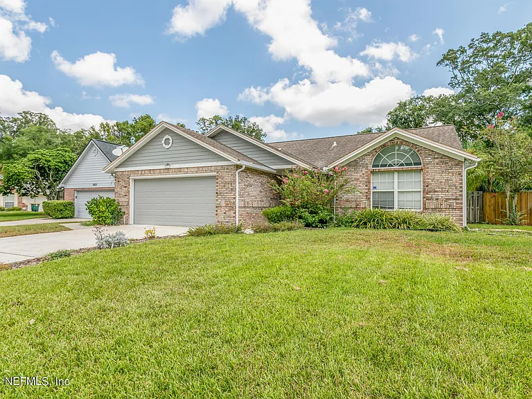 8621 Goodbys Trace Dr — Photo 2