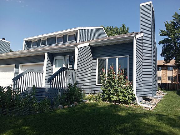 2nd image of 1808 N Grandview Ln