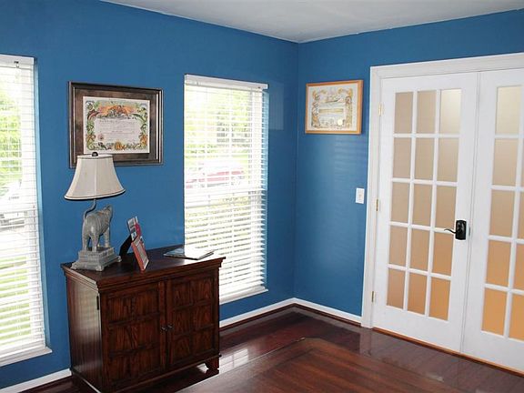 5th image of 10217 Stoneybrook Ct
