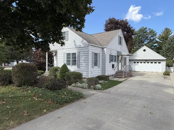 223 W Irwin St, Bad Axe, MI 48413