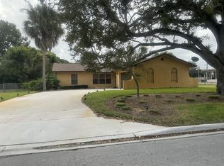 2207 Avenue O, Fort Pierce, FL 34950