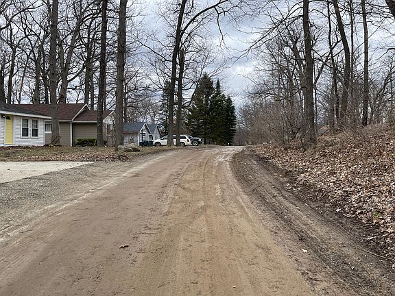3rd image of 1716 Woodfield Blvd