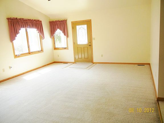 2nd image of 17 S Juniper Dr