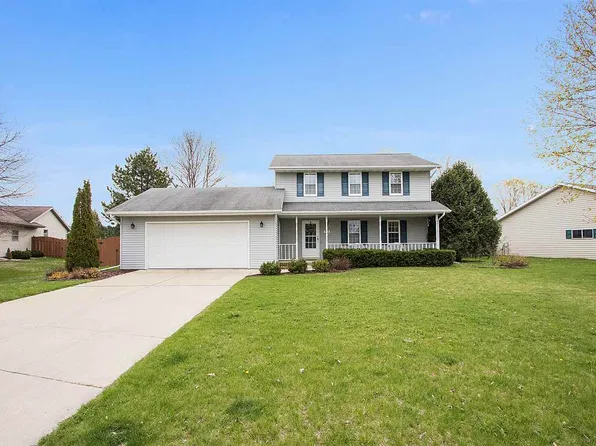 720 Pine St, Pulaski, WI 54162