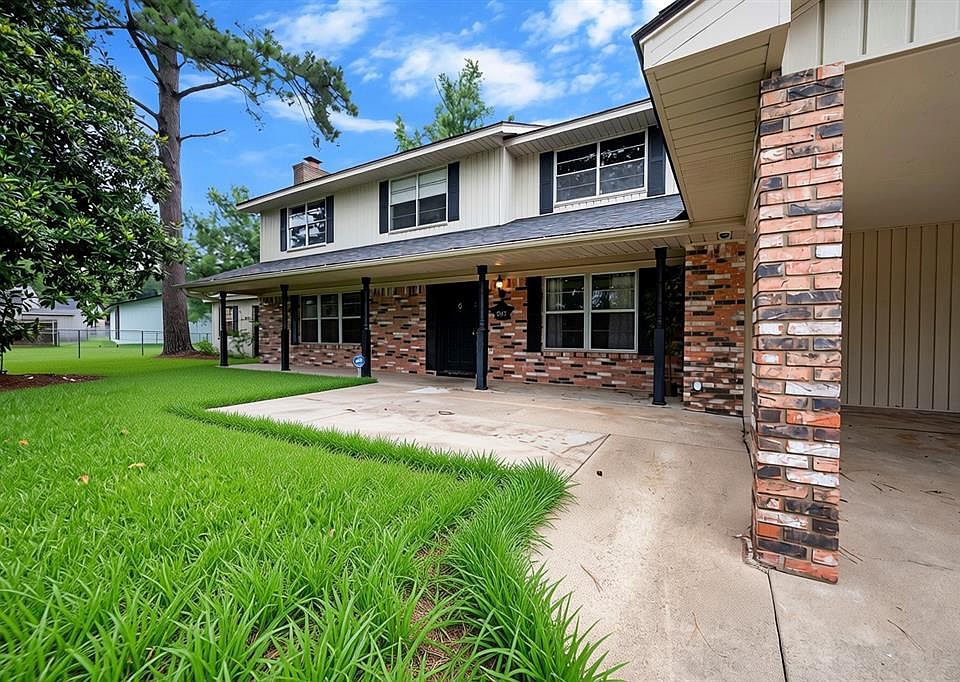 1st image of 207 Stafford Ln