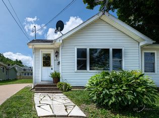 213 Adams St, Galena, IL 61036