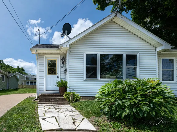 213 Adams St, Galena, IL 61036