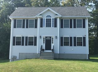 2 Lincoln Ln, Chester, NH 03036