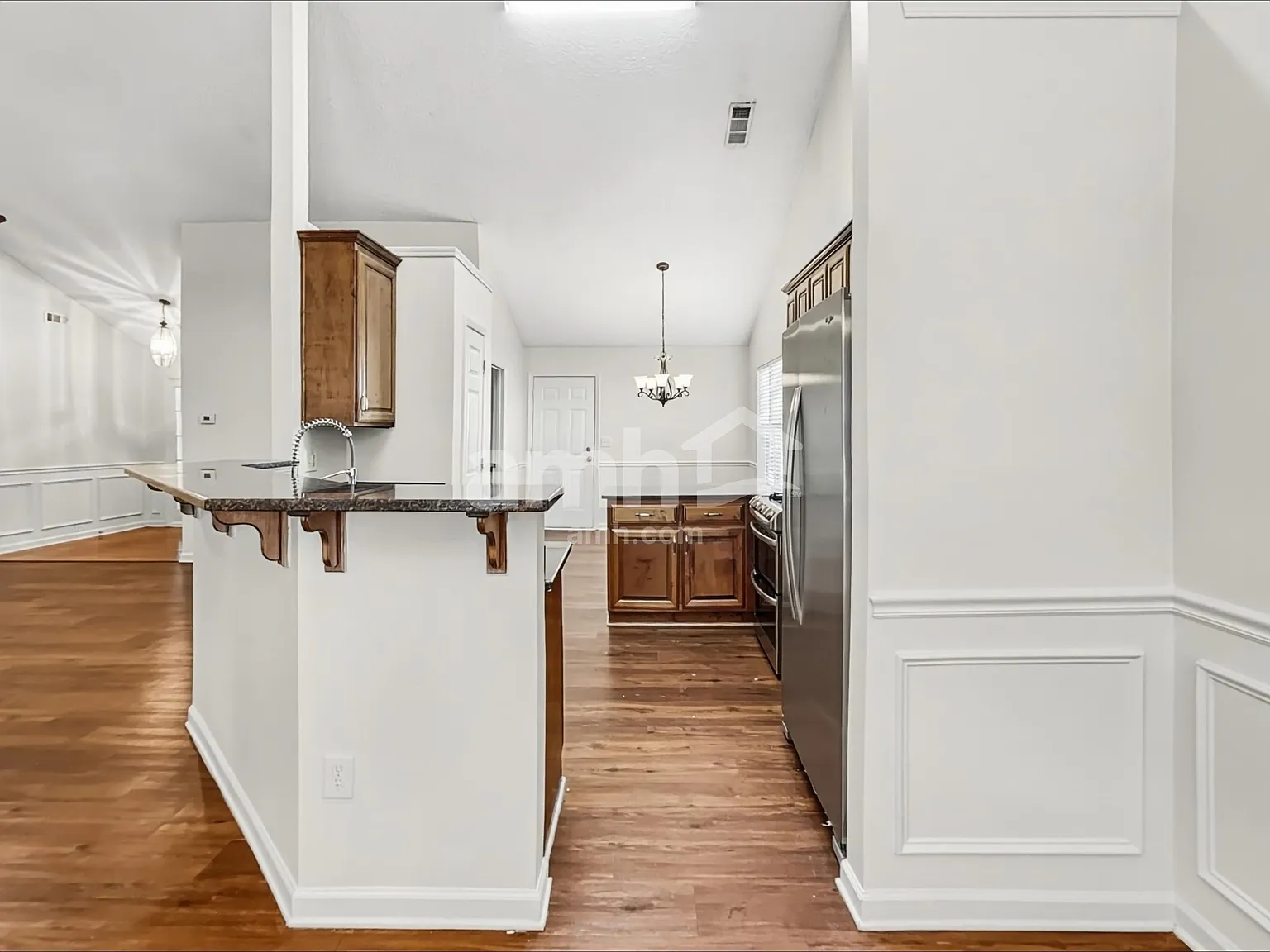 4 bed, 2.0 bath, 2053 sqft, $2,280 — Photo 4