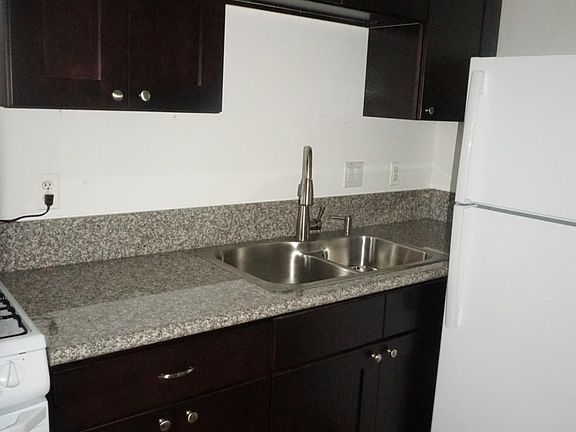 4th image of 868 E Alvarado St E #50