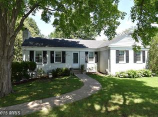 6903 Edgerton Ln, Springfield, VA 22150