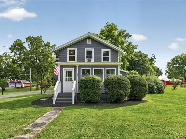 157 Clark St, Canandaigua, NY 14424