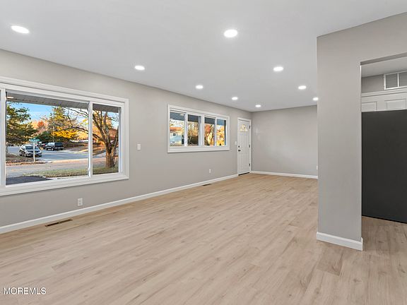 3rd image of 404 Brookforest Drive