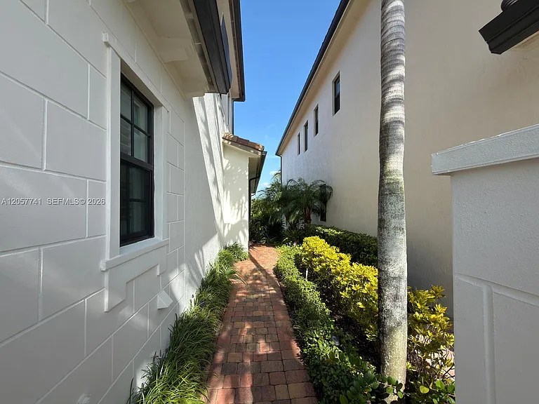 455 SW 113th Ln #455 — Photo 37