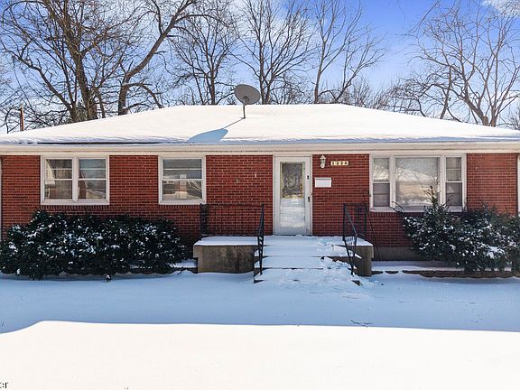 3rd image of 1326 Villa Park Dr