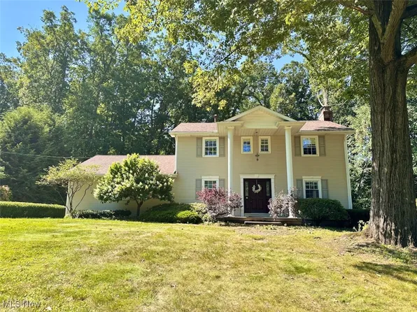 8528 Deer Creek Ln NE, Warren, OH 44484